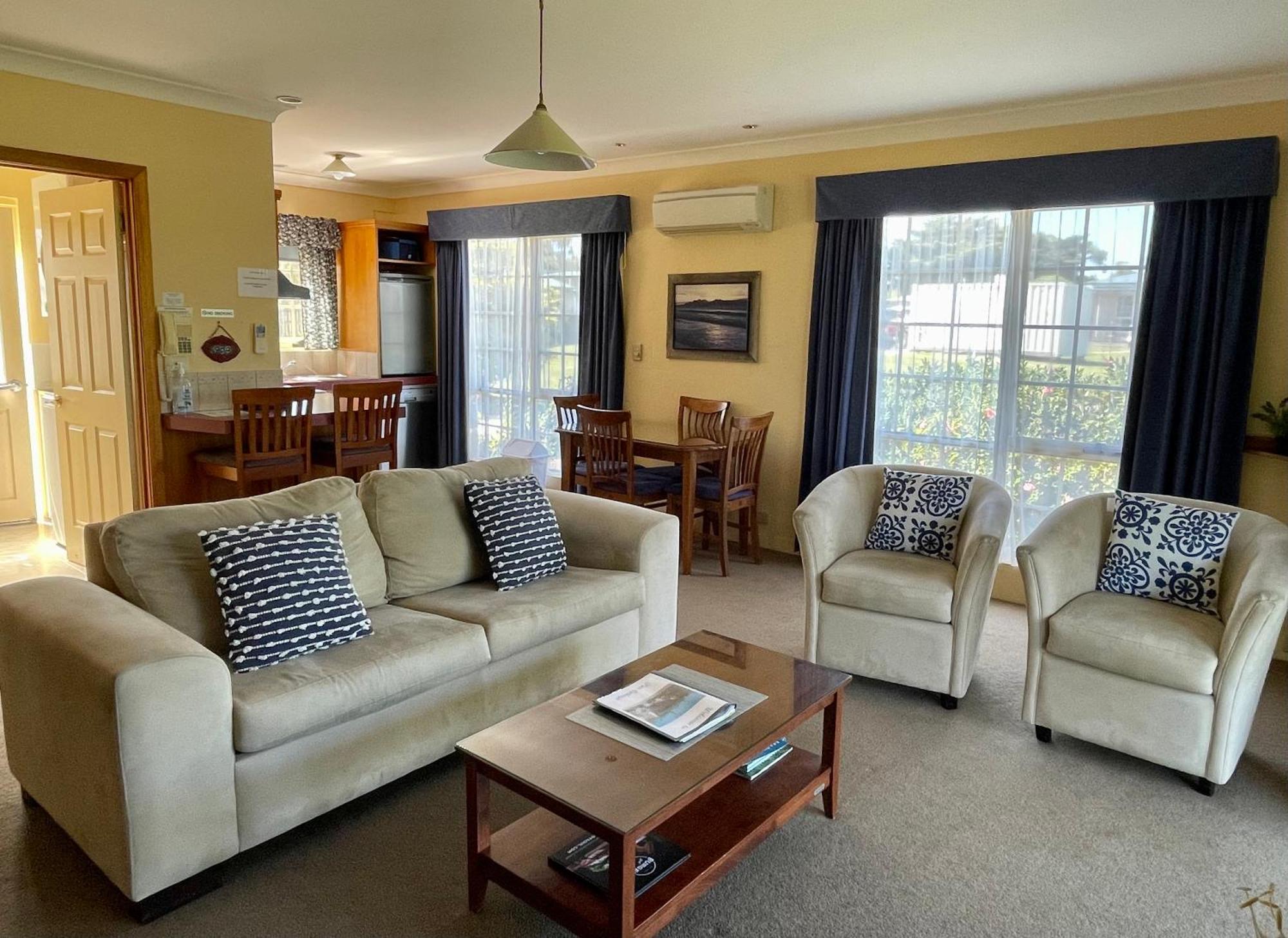 Swansea Cottages & Lodge Suites Bagian luar foto